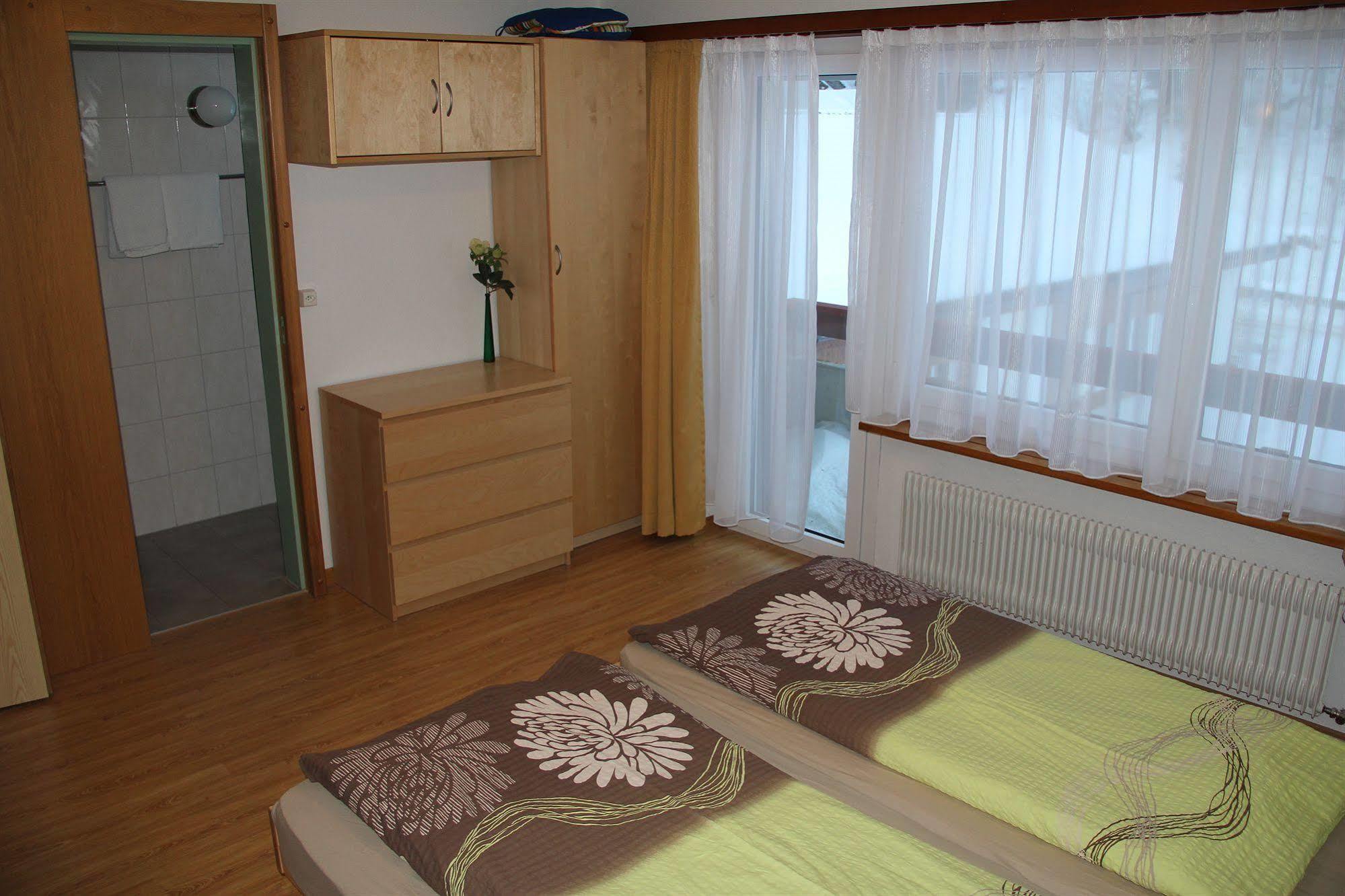 Pension Heino Saas-Grund Exterior foto